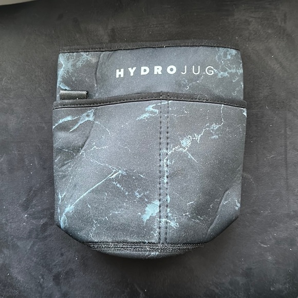 HydroJug Pro Sleeve in black marble - Picture 1 of 4